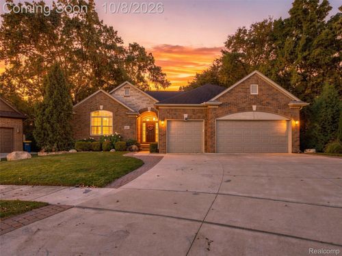 3127 Ramzi Ln, Auburn Hills, MI, 48326-2057 | Card Image