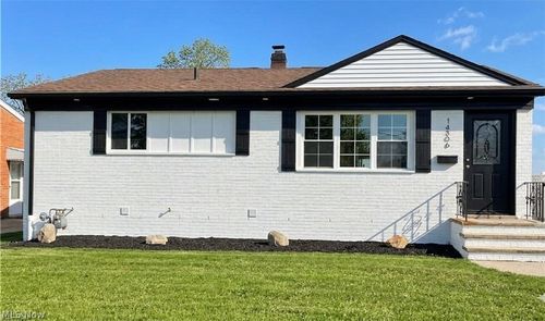 14306 Parkman Blvd, Brook Park, OH, 44142-2528 | Card Image
