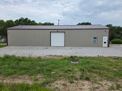 325 N Mickey Mantle Blvd, Commerce, OK, 74339-1117 | Card Image