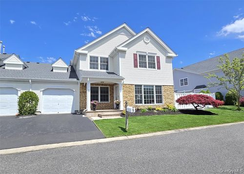 5 Charley Ln, Middle Island, NY, 11953-3011 | Card Image