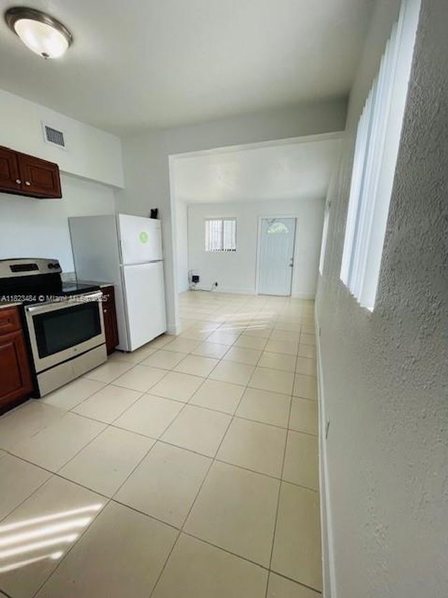 1 - 12121 Sw 216 Th St, Home with 2 bedrooms, 1 bathrooms and null parking in Miami FL | Image 9