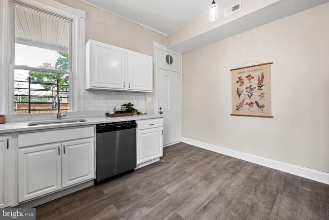 2011 Boone St, Townhouse with 4 bedrooms, 3 bathrooms and null parking in BALTIMORE MD | Image 8