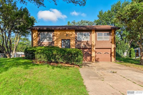 1031 Cobblestone Dr, Lincoln, NE, 68510-4439 | Card Image