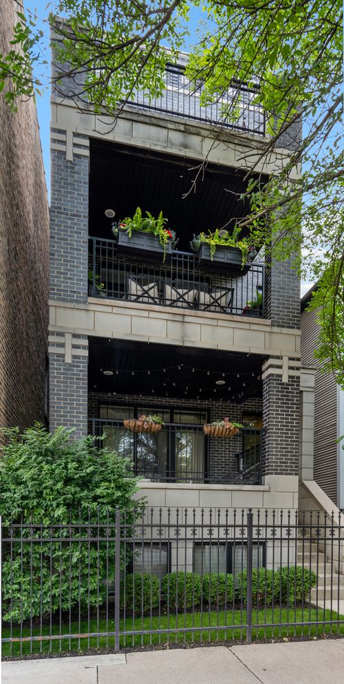 3-3302 N Racine Ave, Chicago, IL, 60657-7097 | Card Image