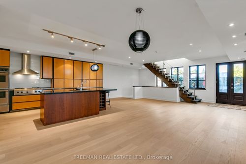 upper-967 Ossington Ave, Toronto, ON, M6G3V5 | Card Image