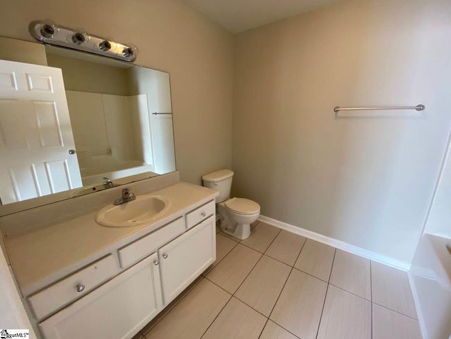 202 Pelham Square Way, Condo with 3 bedrooms, 2 bathrooms and null parking in Greer SC | Image 6