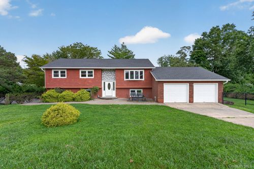 123 Lester Dr, Tappan, NY, 10983-1214 | Card Image