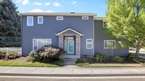 369 Meadow Dr, Ashland, OR, 97520-3715 | Card Image