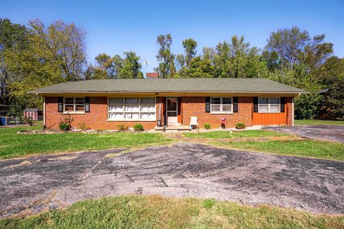 706 Crittenden Cir, Russellville, KY, 42276-1102 | Card Image