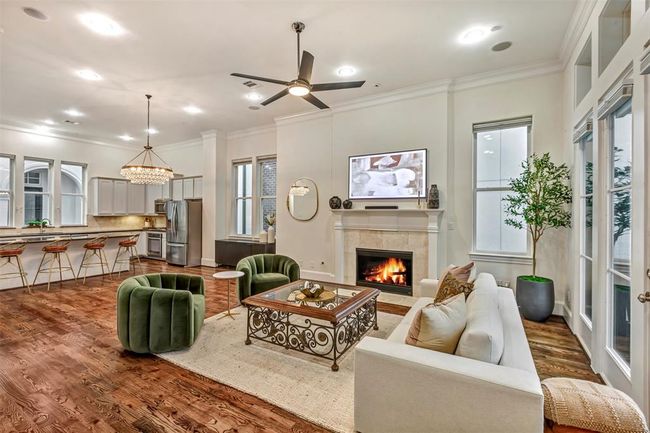 1818 Dart St, House other with 3 bedrooms, 5 bathrooms and 2 parking in Houston TX | Image 10