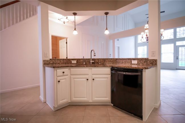 507 Vintage Pt, Condo with 3 bedrooms, 3 bathrooms and null parking in Avon Lake OH | Image 13