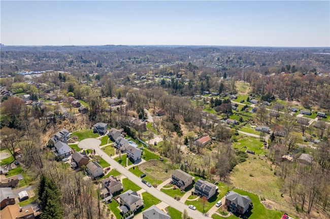 141 Richard Dr, House other with 4 bedrooms, 3 bathrooms and 2 parking in Glenshaw PA | Image 44