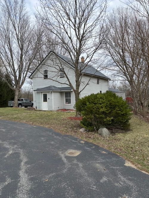 6953 Il Route 78, MOUNT CARROLL, IL, 61053-9121 | Card Image