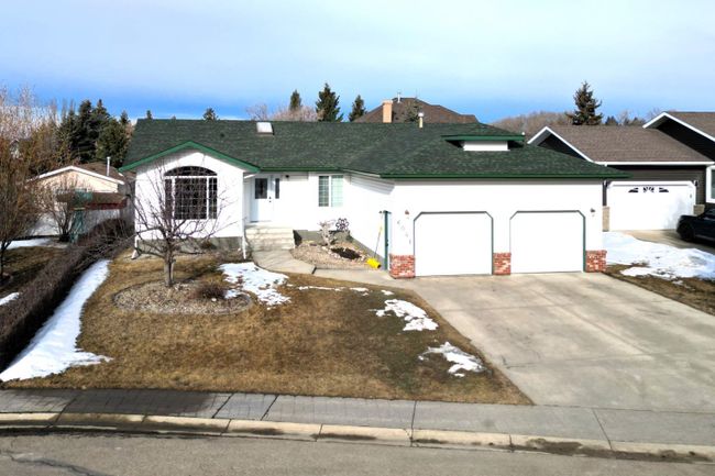 6041 47 Street Close, Home with 4 bedrooms, 2 bathrooms and 2 parking in Innisfail AB | Image 45