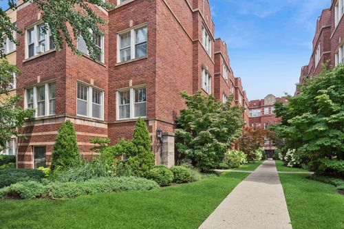 3w-240 Maple Ave, Oak Park, IL, 60302-3039 | Card Image