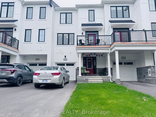 51 Stitch Mews, Richmond, ON, K0A2Z0 | Card Image