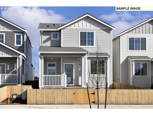 1205 Parkside Ave, Woodburn, OR, 97071-7752 | Card Image