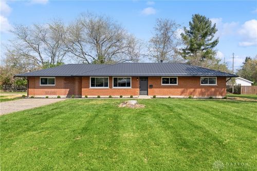 428 Wilson Dr, Xenia, OH, 45385-1812 | Card Image
