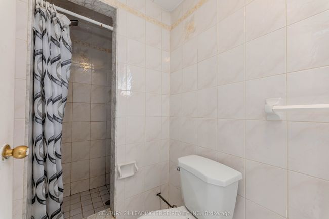 28 Sawmill Rd, House attached with 4 bedrooms, 3 bathrooms and 3 parking in North York ON | Image 33