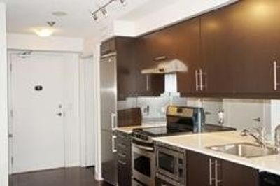 LPH18 - 320 Richmond St E, Condo with 1 bedrooms, 1 bathrooms and 1 parking in Toronto ON | Image 3