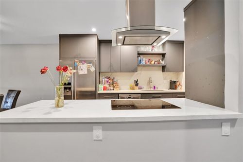 7-10700 Nw 30th Pl, Sunrise, FL, 33322-1086 | Card Image