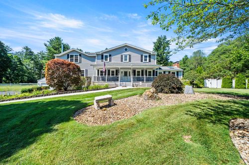 8 Forest St, Londonderry, NH, 03053-3719 | Card Image
