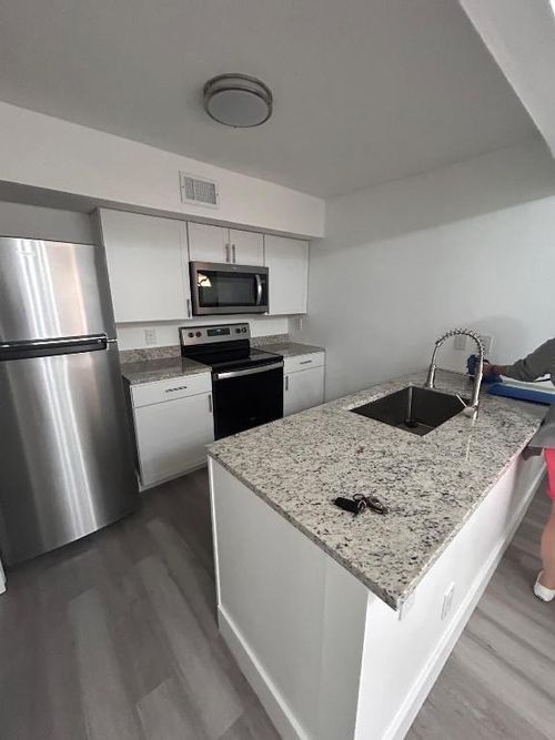 8560 Pineverde Ln, JACKSONVILLE, FL, 32244-5258 | Card Image