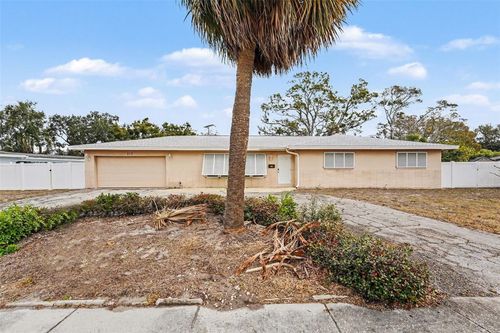 213 Park St N, St Petersburg, FL, 33710-7438 | Card Image