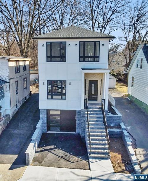 784 Valley St, Maplewood, NJ, 07040-2610 | Card Image