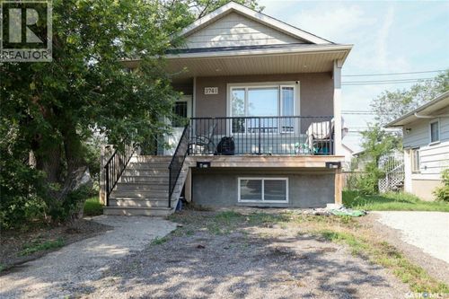 374 Wascana St, Regina, SK, S4R4H9 | Card Image
