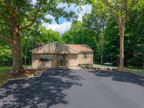 323 Hospital Dr, Everett, PA, 15537-7022 | Card Image