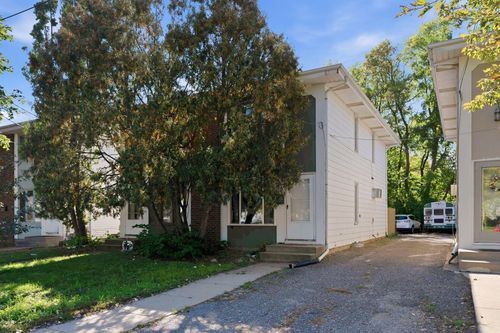 827 Weeks Ave Se, Minneapolis, MN, 55414-2673 | Card Image