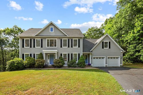 100 Hollister Dr, Avon, CT, 06001-2951 | Card Image