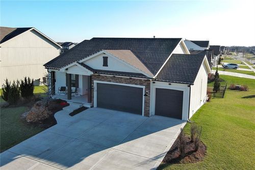 19013 W 188th Ter, Spring Hill, KS, 66083-6032 | Card Image