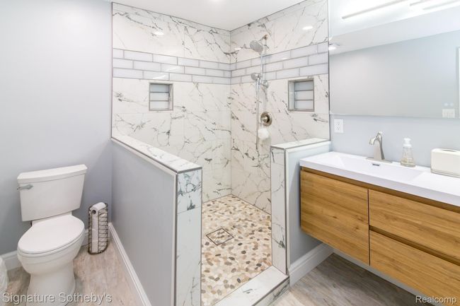 Beautiful Primary Bath | Image 34