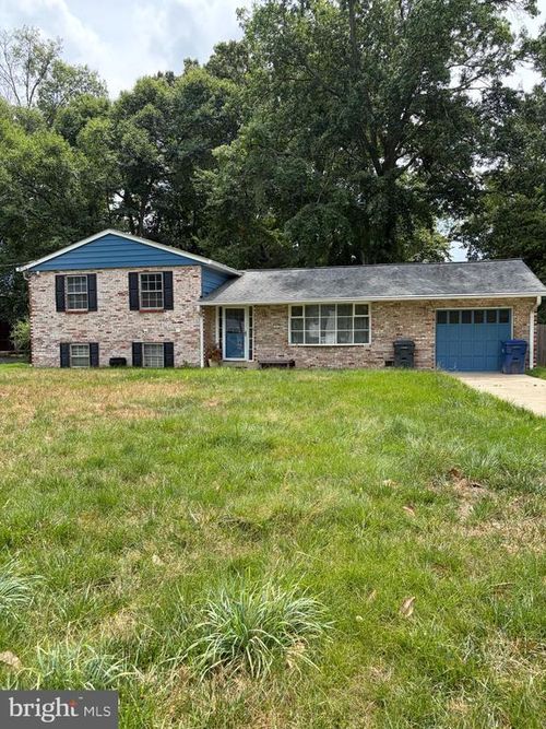 8810 Fort Hunt Rd, ALEXANDRIA, VA, 22308-2827 | Card Image