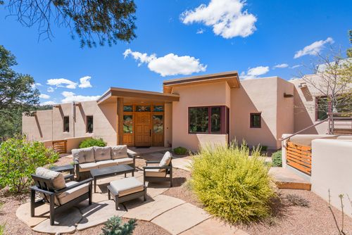 7622 Old Santa Fe Trl, Santa Fe, NM, 87505-9359 | Card Image