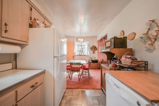 31 Cozzens Pl, House other with 3 bedrooms, 1 bathrooms and null parking in Patchogue NY | Image 10