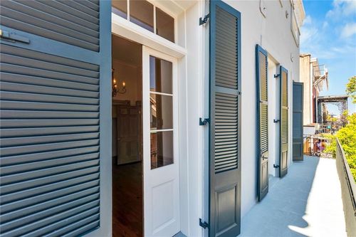 apt-2a-415 Burgundy St, New Orleans, LA, 70112-3461 | Card Image