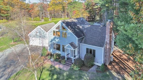 12 Pine Hill Rd, Easthampton, MA, 01027-9754 | Card Image