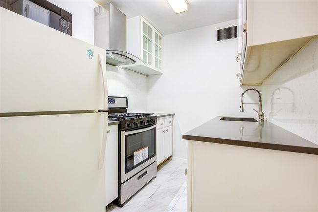 APT-21K - 102 66 Th Rd, Home with 1 bedrooms, 1 bathrooms and null parking in Forest Hills NY | Image 5