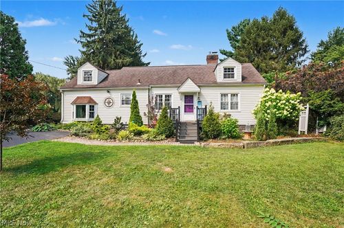 1952 Canton Rd, Akron, OH, 44312-4606 | Card Image