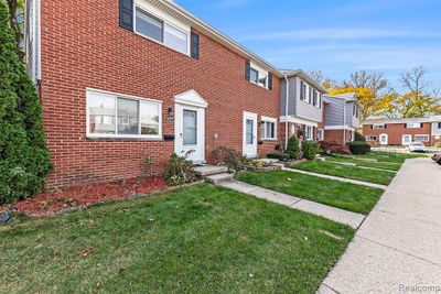 3121 Elstead Street, Condo with 2 bedrooms, 1 bathrooms and null parking in Auburn Hills MI | Image 1