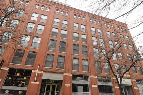 apt-616-225 Huron St, Chicago, IL, 60654-3946 | Card Image