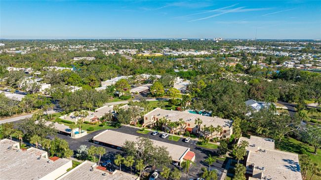 527 Spring Lakes Blvd, Condo with 2 bedrooms, 2 bathrooms and null parking in BRADENTON FL | Image 25
