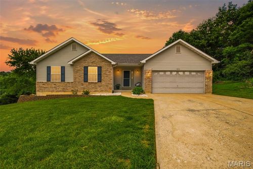 805 Sundance Ct, Fenton, MO, 63026-7607 | Card Image