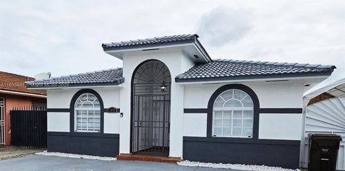 7645 W 34th Ln, Hialeah, FL, 33018-5015 | Card Image