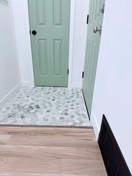 12046 Heyden St, Detroit, MI, 48228-1049 | Card Image