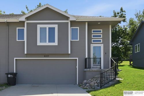 6107 N 108th Avenue Cir, Omaha, NE, 68164-1403 | Card Image