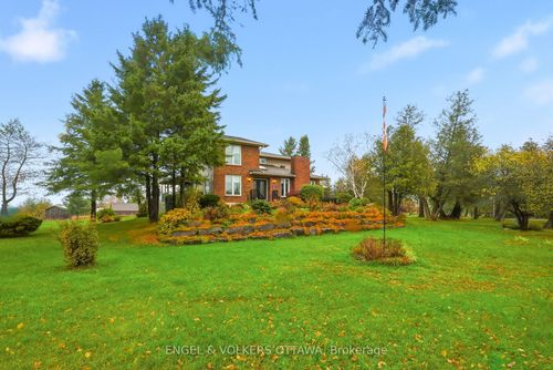 101 Carterfarm Cres, Carp, ON, K0A1L0 | Card Image